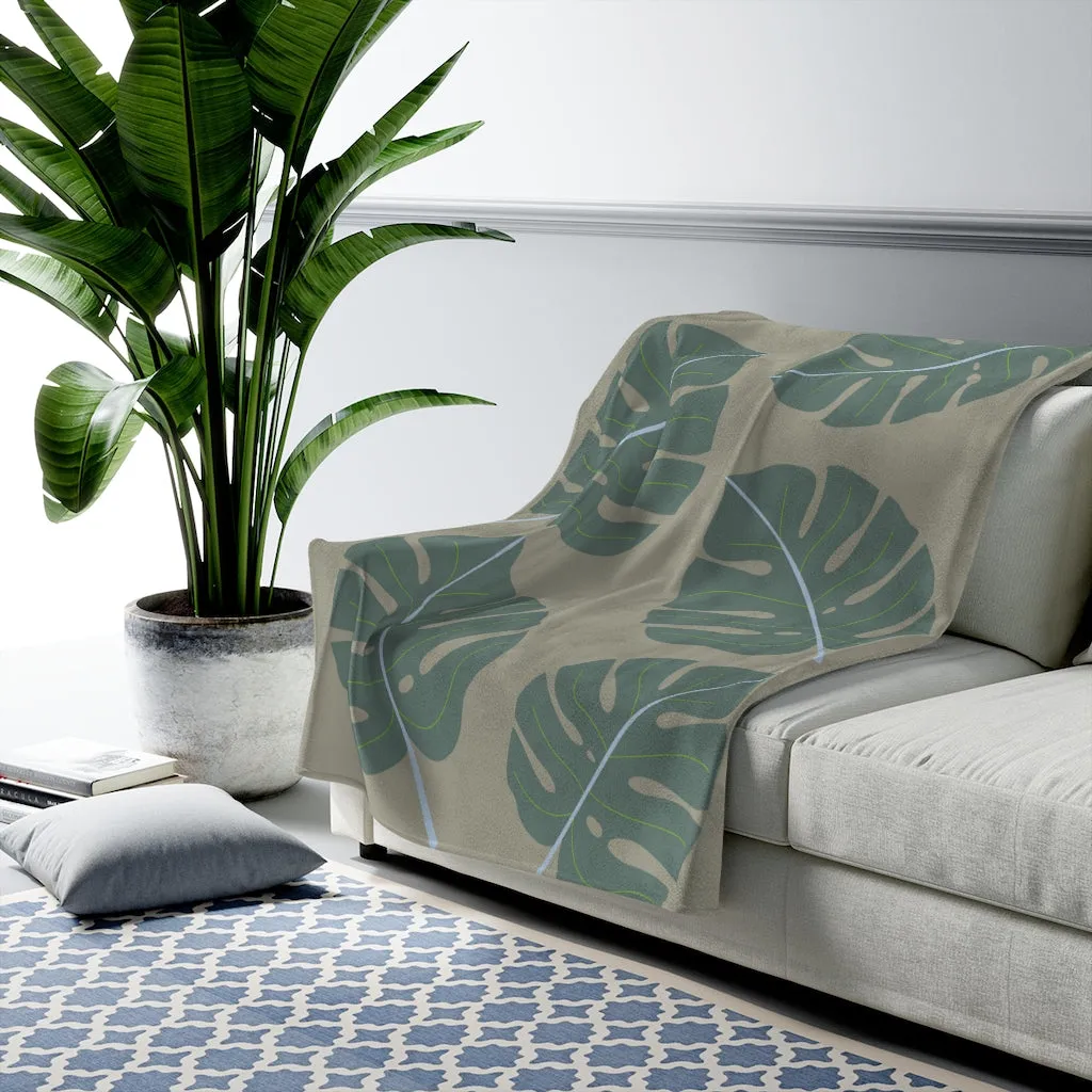 Abstract Leaves Green Plush Blanket Throw